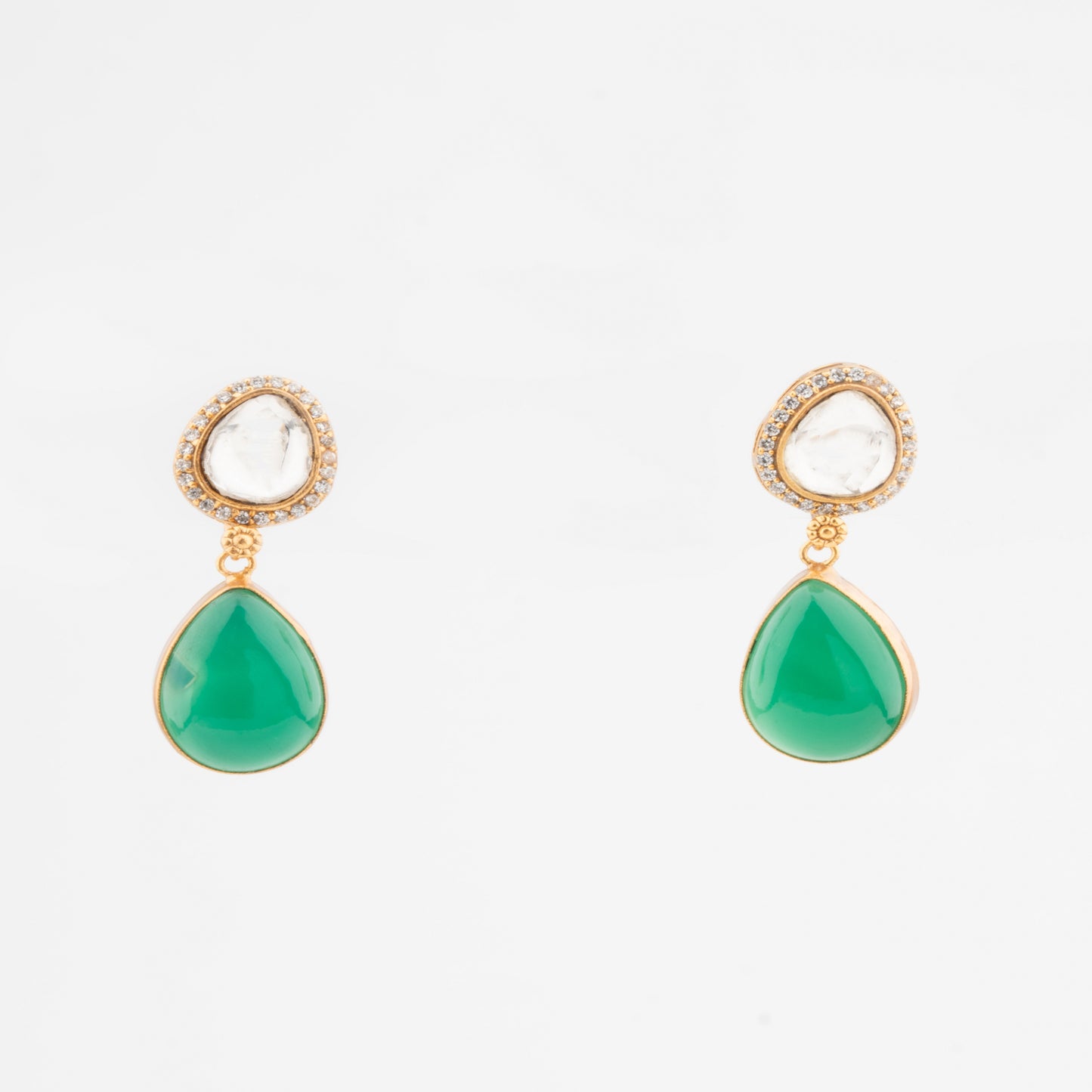 Indo-Western Elegance: Emerald Green Kundan Necklace Set