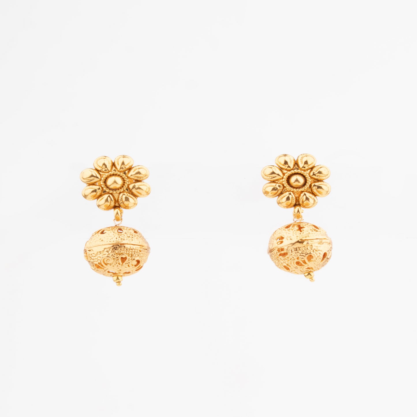 Traditional Thushi Necklace Set in Antique Gold Polish